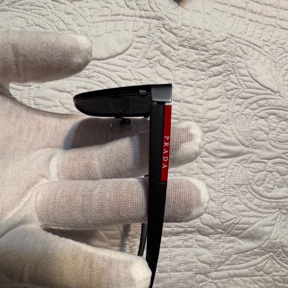 Prada línea Rossa - Picture 3 of 5